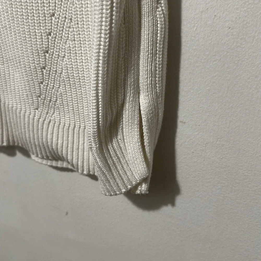 White House Black Market Sleeveless Knit Top size Large - Picture 3 of 5